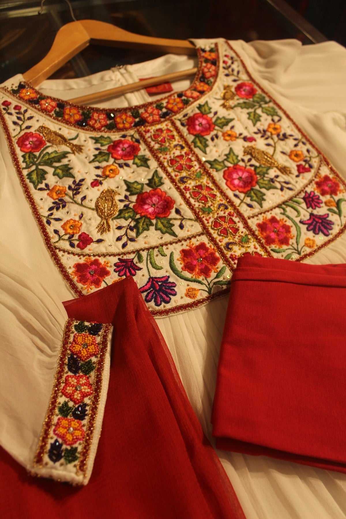 White Georgette Suit Set with Hand-Embroidered Florals & Birds S U fashion