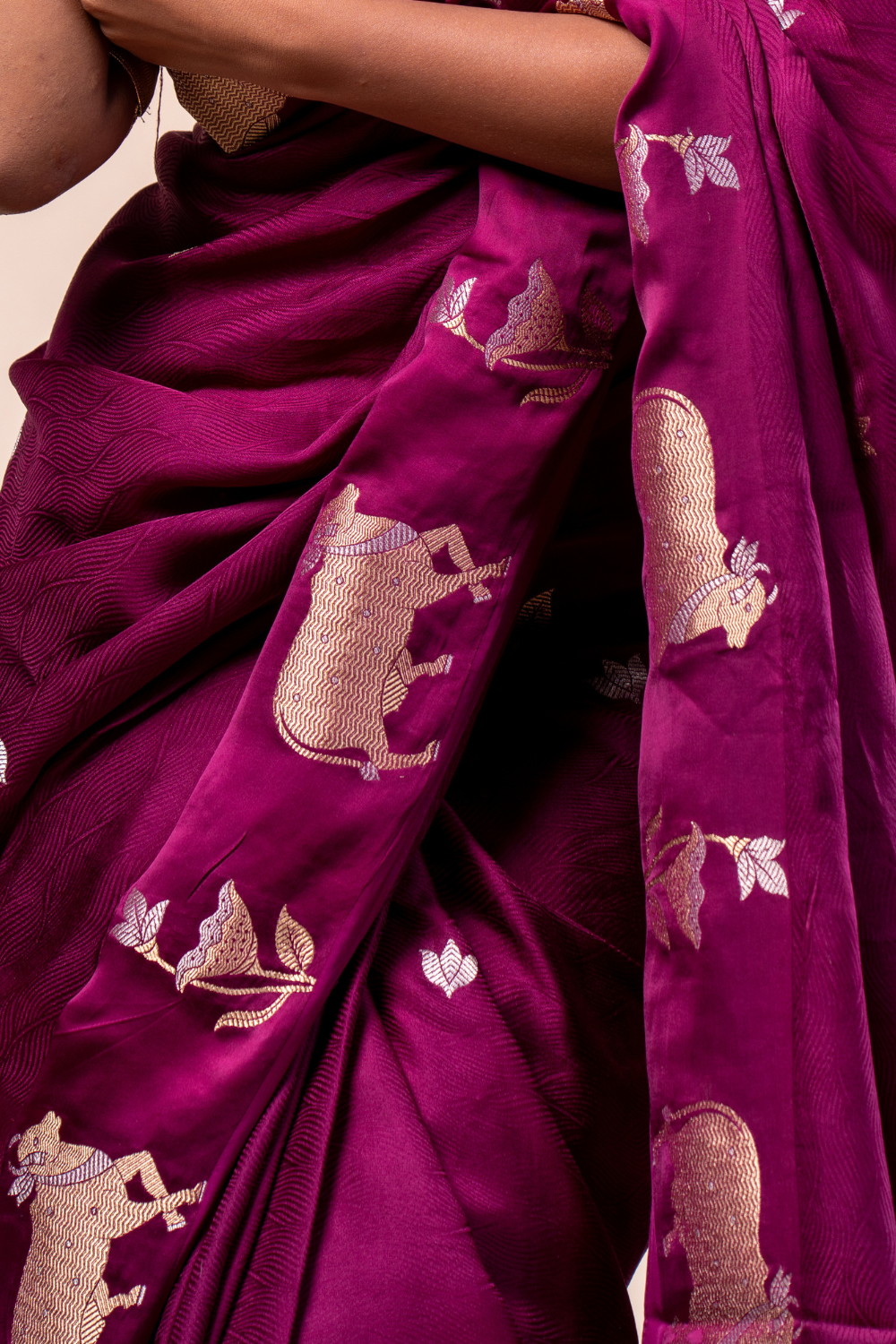 WINE SEMI CRAPE COW ZARI BORDER