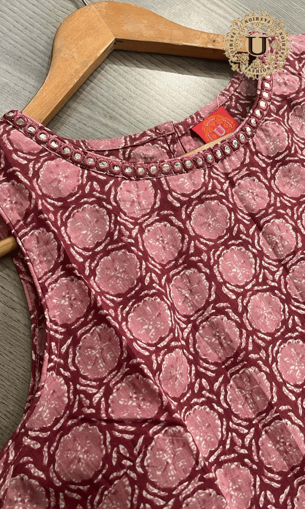 Maroon sleeveless cotton kurti U fashion