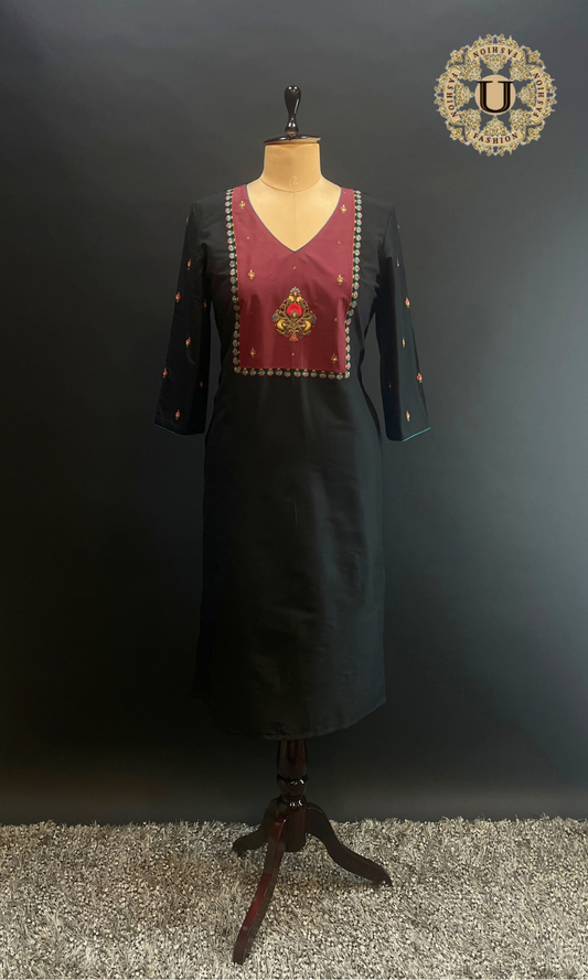 Black Spun Hand Embroidery Motif Long Kurti.
